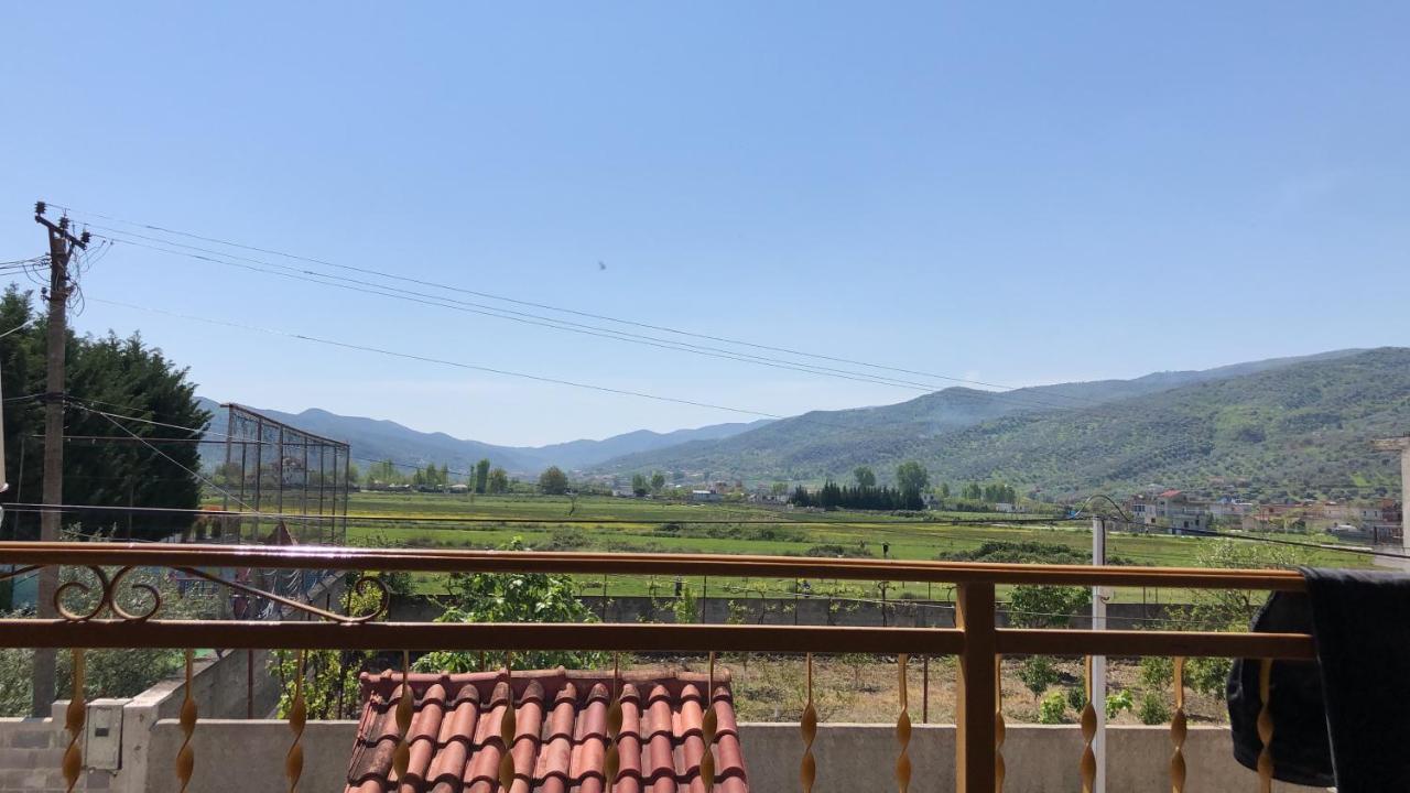Raisa Guesthouse 12 Berat Esterno foto