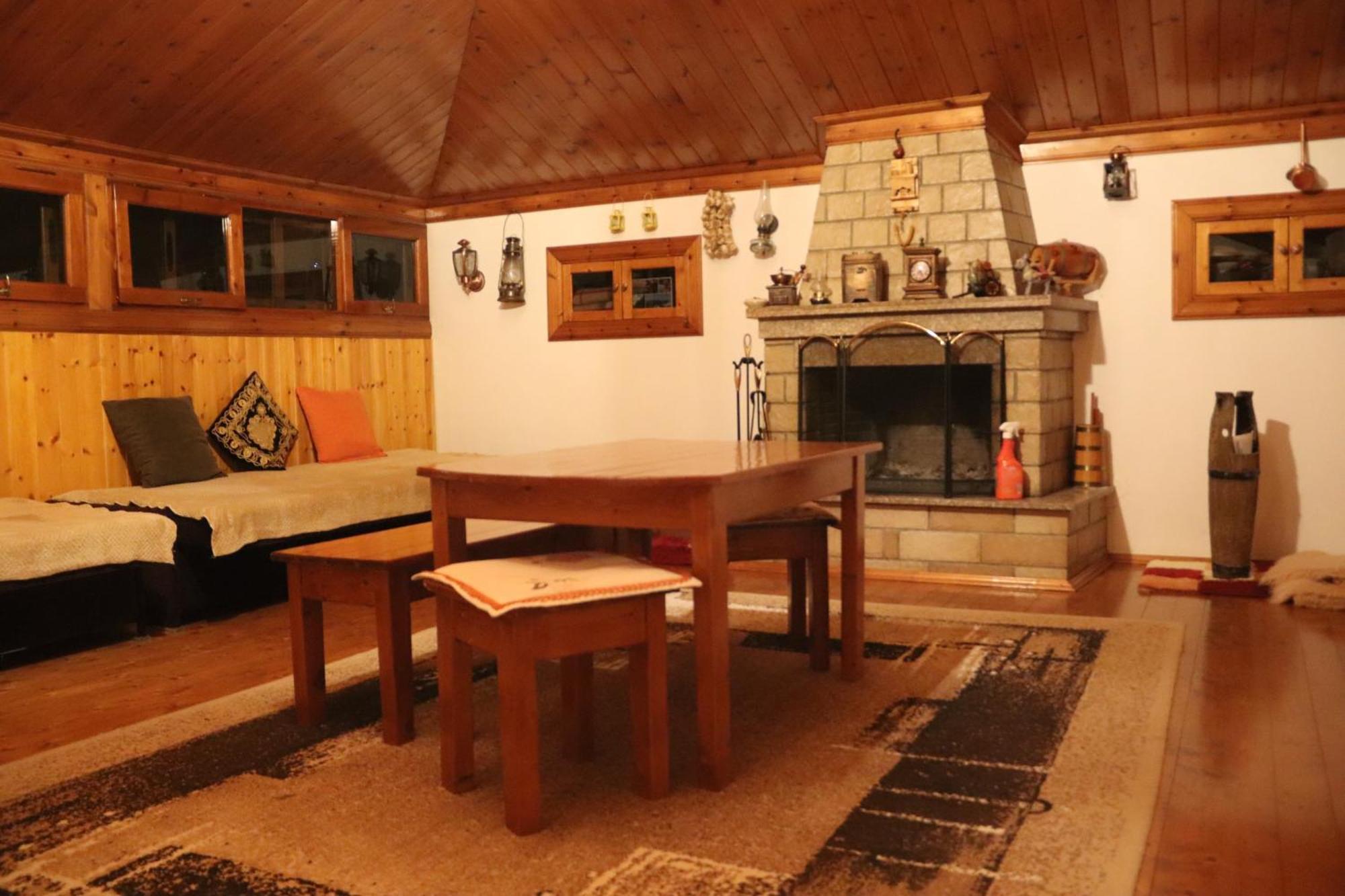 Raisa Guesthouse 12 Berat Esterno foto