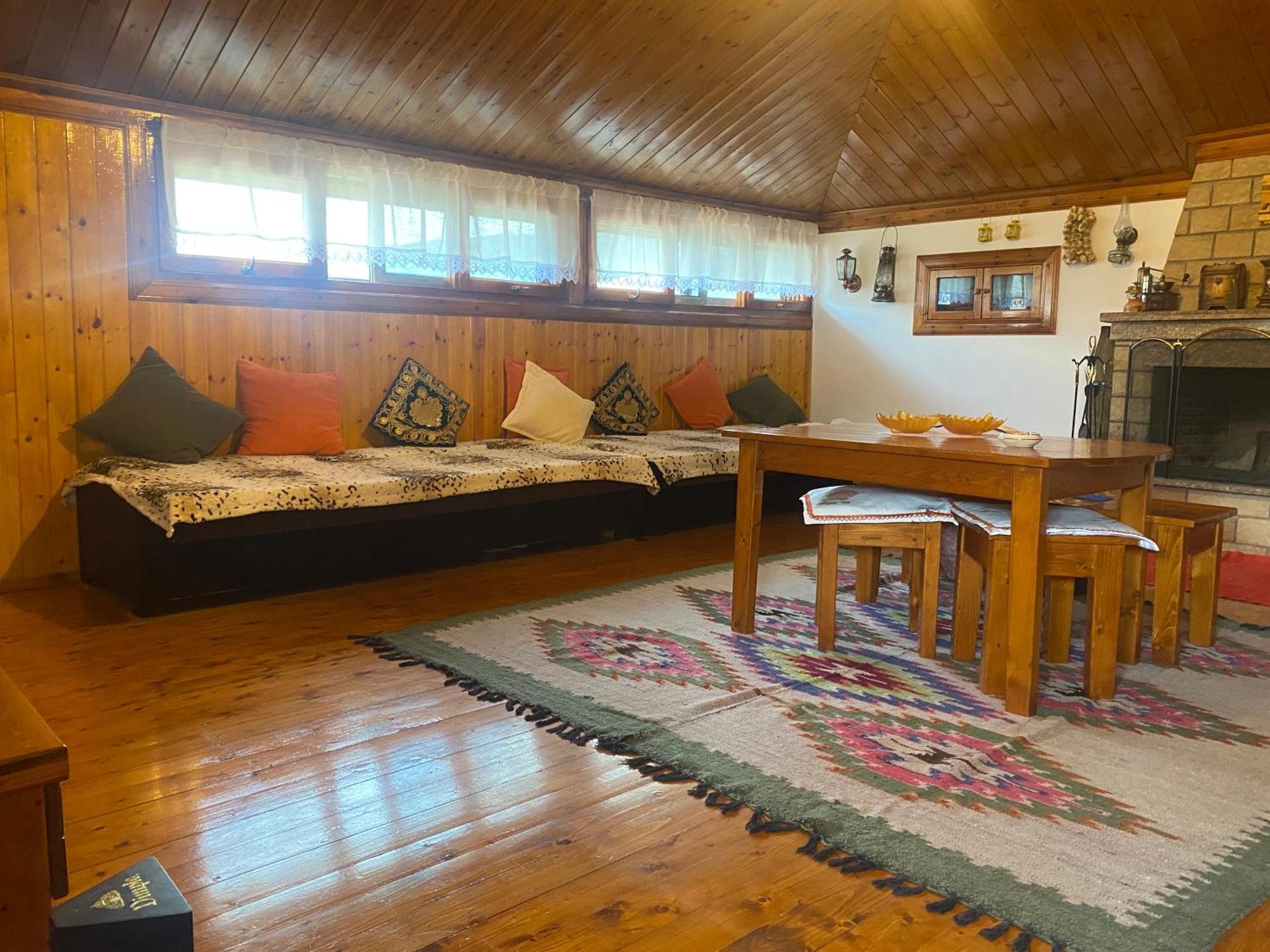 Raisa Guesthouse 12 Berat Esterno foto